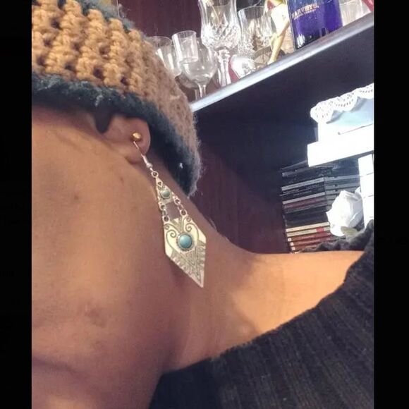 🪷Lightweight SilverTone Turquoise Boho Hook Drop Earrings - Picture 4 of 16